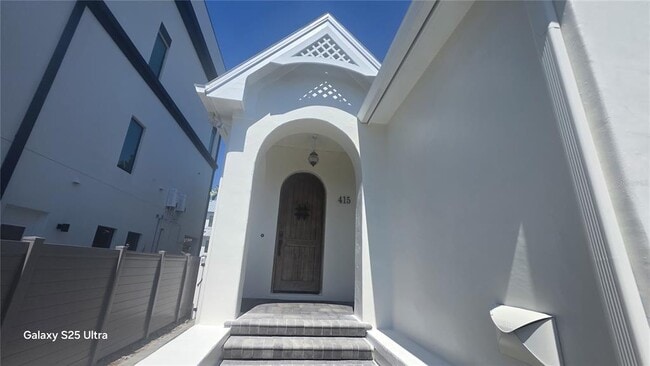 Photo - 415 E Davis Blvd