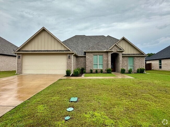 Building Photo - Available Now! Stunning 3 Bedroom 2 Bath i... Rental