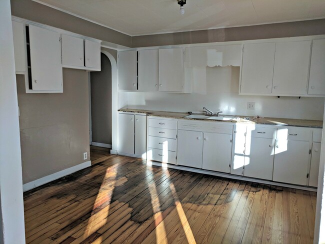 Photo - 1251 Kenneth St