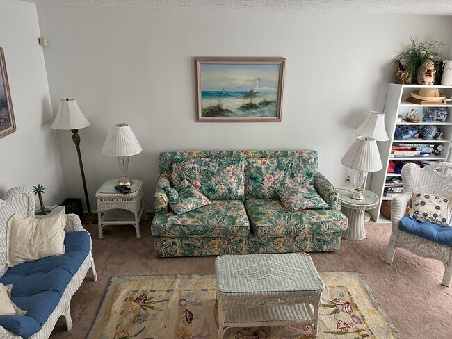 Photo - 210 25th Ave S