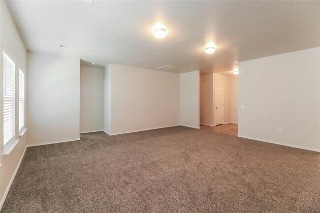 Photo - 909 N Donald Way