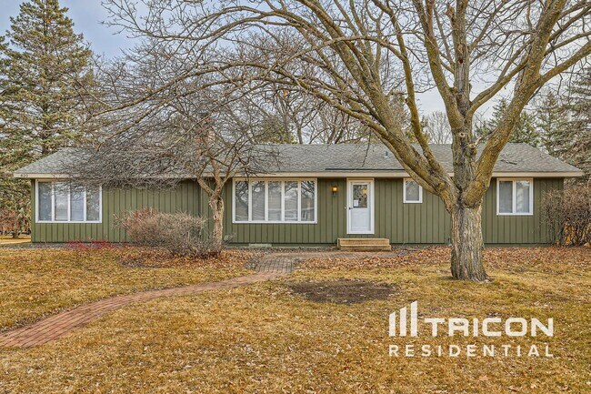 Photo - 820 Shenandoah Ln N