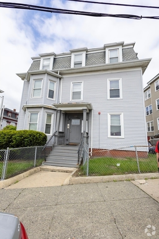 Building Photo - 555 Essex St Unit 4 Rental