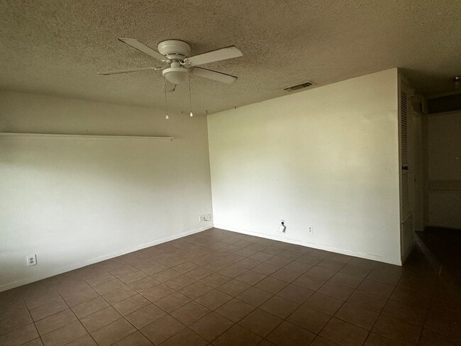 Photo - Lockwood Properties4 (900 Sahara Ave) Unit B