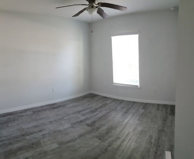 Photo - 49 Hemlock Radial