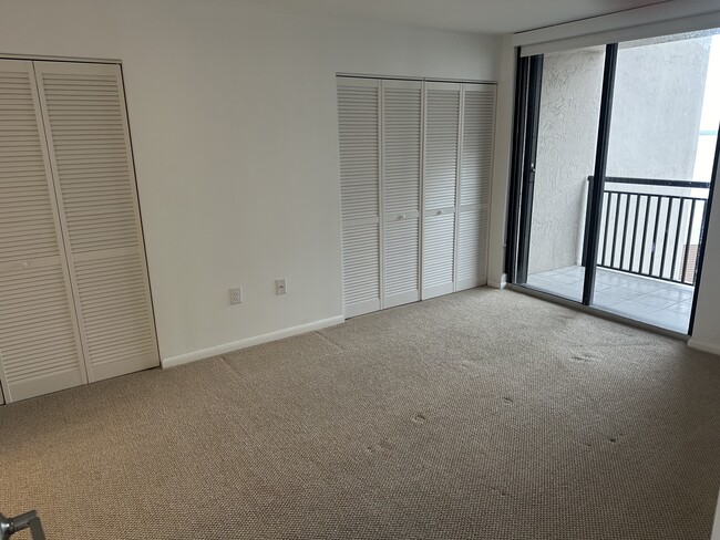 Photo - 540 Brickell Key Dr Unit 1201