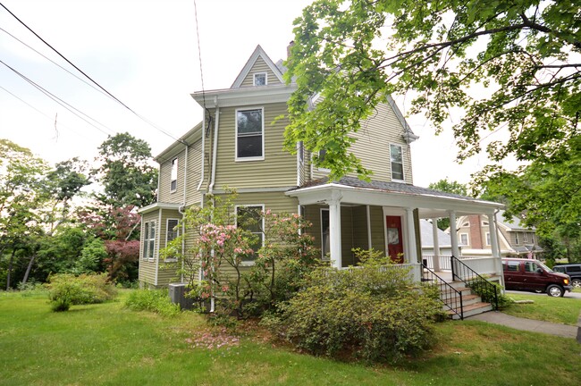 Building Photo - 305 Central St Rental