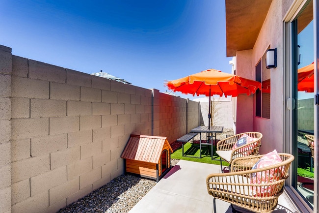 Private Backyards - Avilla Centerra Crossings Rental