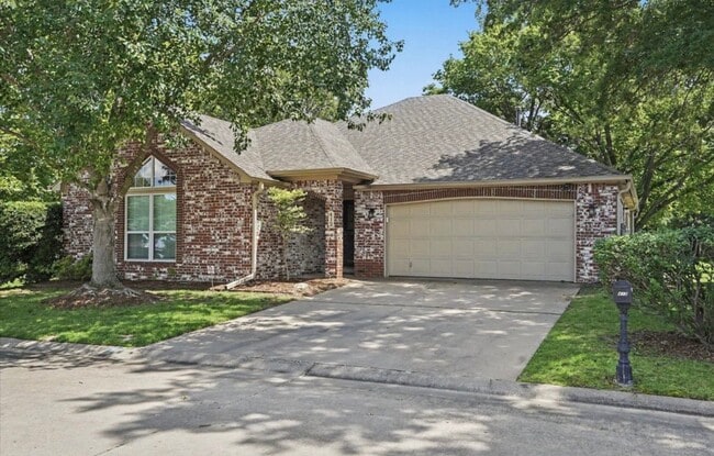 Building Photo - 412 N Forest Ridge Blvd