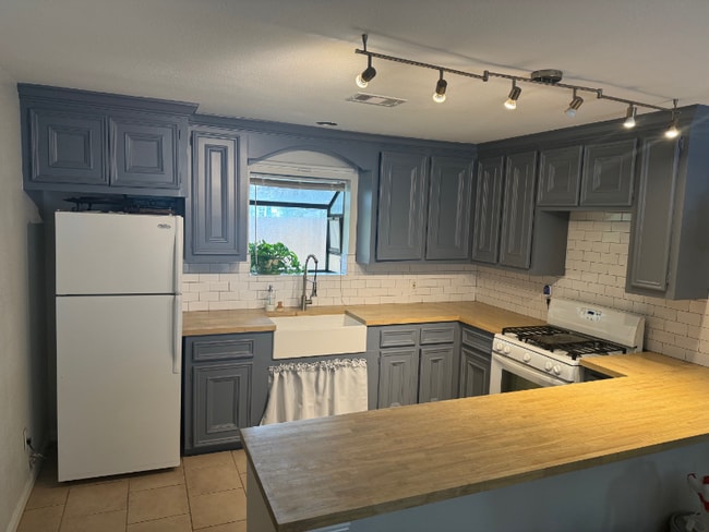 Photo - 905 Avenue K Apartment