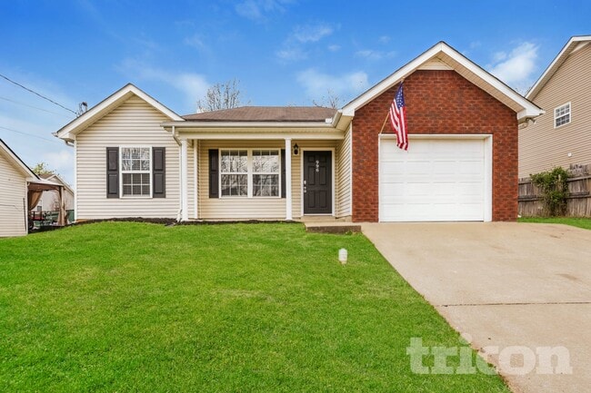 Building Photo - 996 Tom Hailey Blvd