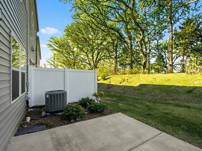 857 Longleaf Ln