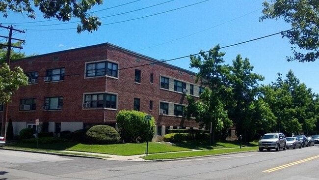 Fairfield Cedarhurst Court