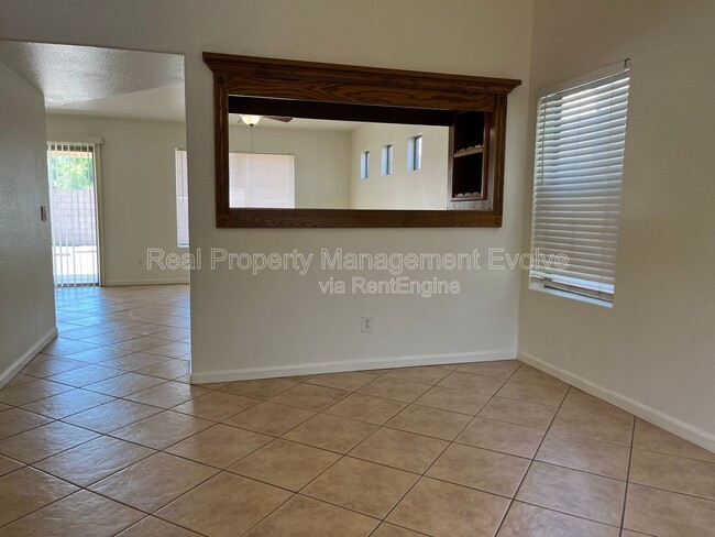 Photo - 10621 W Poinsettia Dr