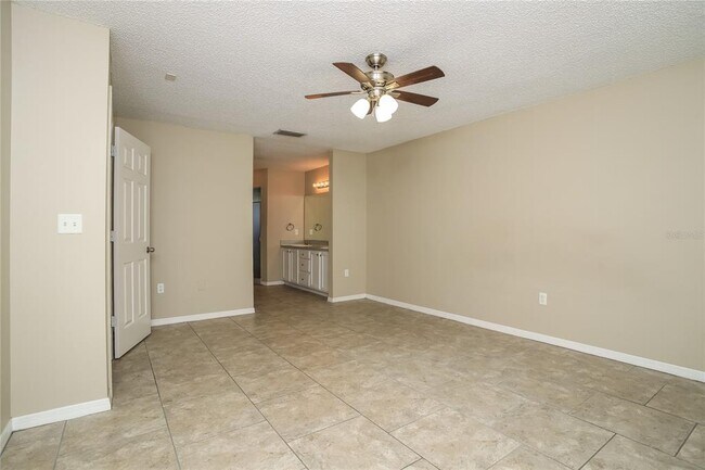 Photo - 725 Maderia Ct