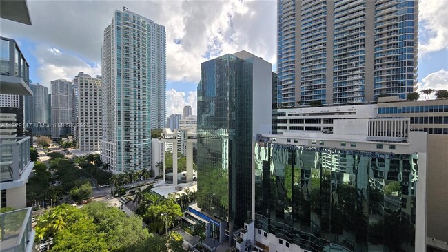 Photo - 1060 Brickell Ave Unidad 3605 Rental