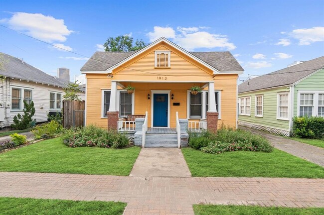 Photo - 1913 Lubbock St House