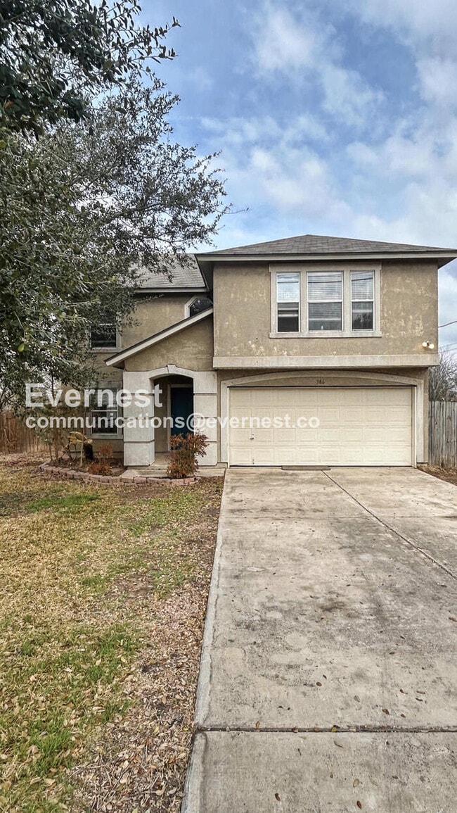 Building Photo - 4 Bed, 2.5 Bath Home with Garage / Pet-Friendly / Available Now!