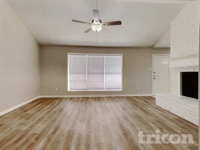 Photo - 14218 Overbrook Ln