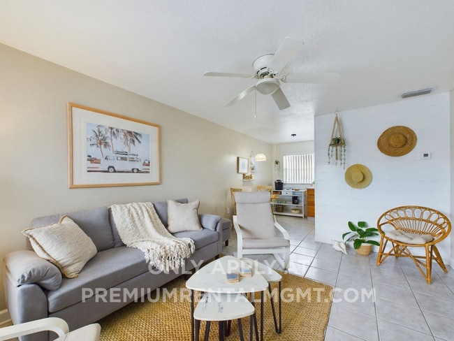 Photo - 7165 Ridgewood Ave