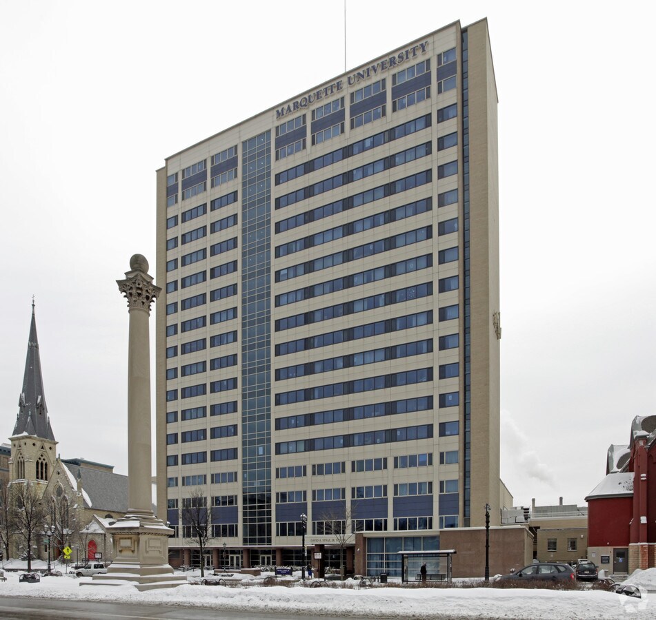 Photo - Straz Tower Apartments