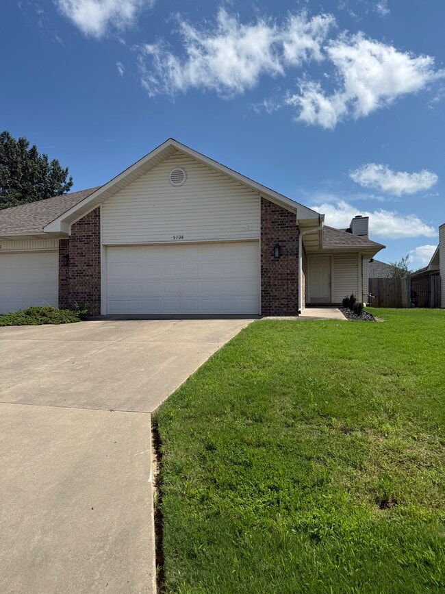 Building Photo - 5708 Whitney Cir