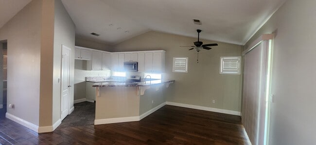 Photo - 9704 Portland Rose Ave Unidad 9704 Portland Rose Ave