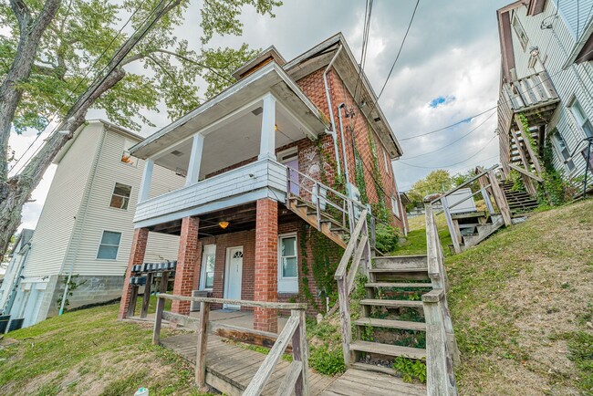 Photo - 719/721/723 Naomi St Unit 721