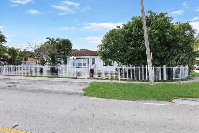Photo - 450 NW 40th Ct Apartamento Unidad 1