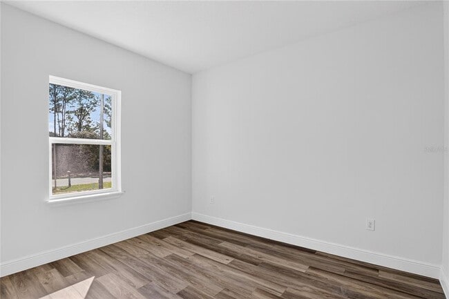 Photo - 1933 W Oliver Dr