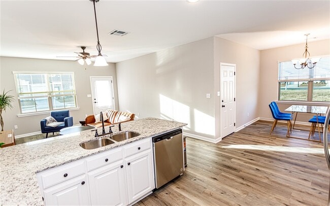 Photo - 2931 Niccoline Wy