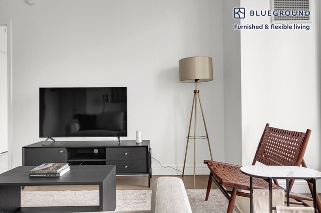 Photo - 27-19 44th Dr Unit FL23-ID674