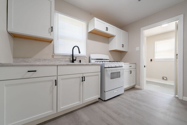 Building Photo - 2143 S Wichita St