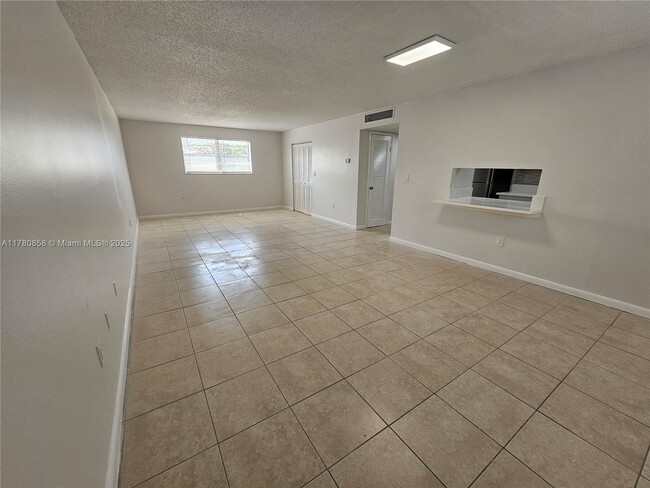Photo - 400 NE 1st St Apartment Unit 201