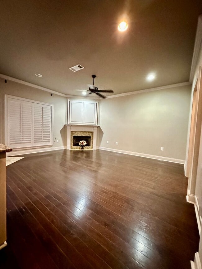 Photo - Beautiful 2 Bed/ 2.5 Bath Townhome In Gate...