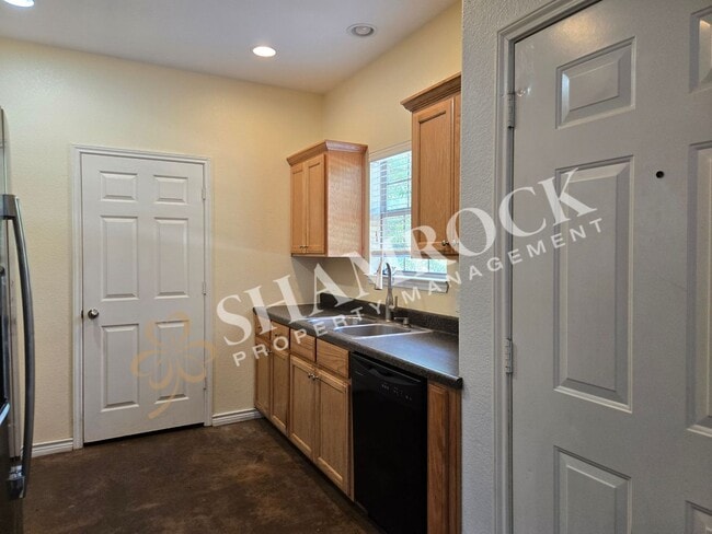 Photo - 834 Chambers Creek Cir