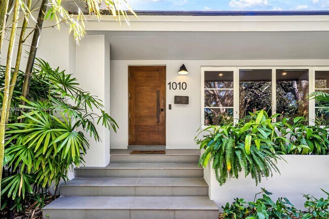 Photo - 1010 Placetas Ave