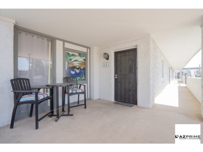 Building Photo - Prepare to be Enchanted by This Fully Furn... Rental
