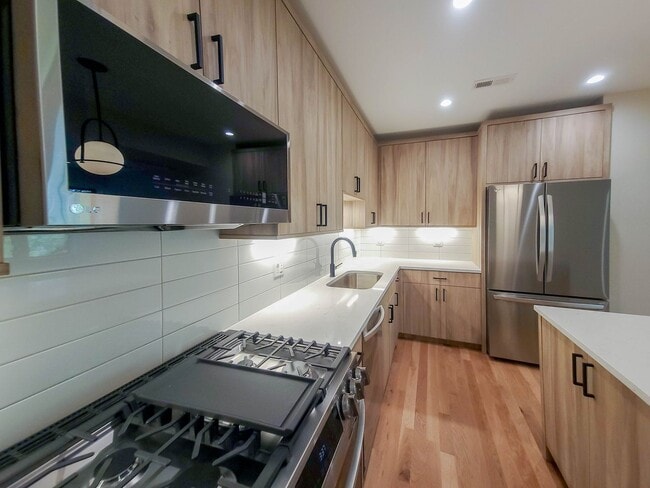 Photo - 4855 N Seeley Ave Unit 2