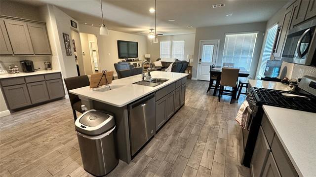 Photo - 252 Drumcliffe Dr