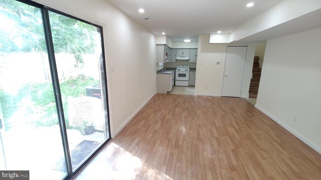 Photo - 6 Buttonwood Rd