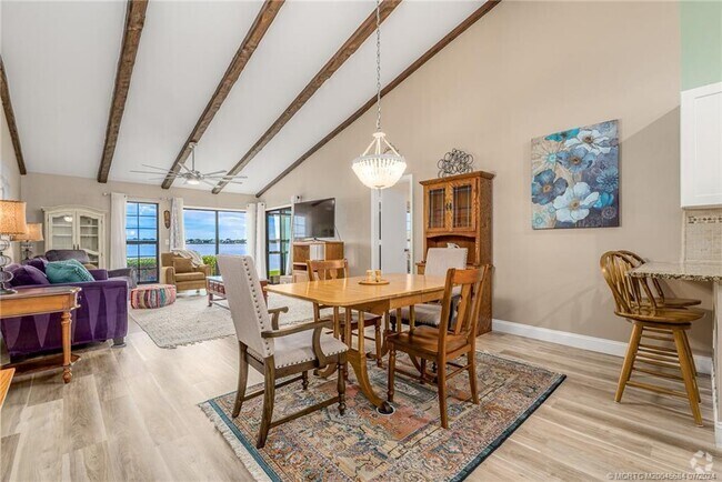 Building Photo - 3513 SE Sandpiper Ct Rental