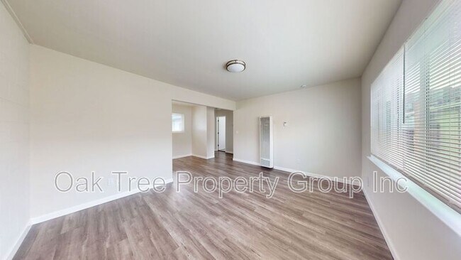 Photo - 406 Van Buren Ave