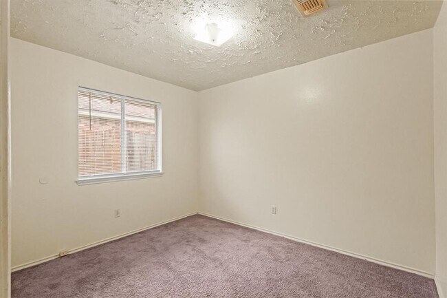 Photo - 8731 Croteau Dr