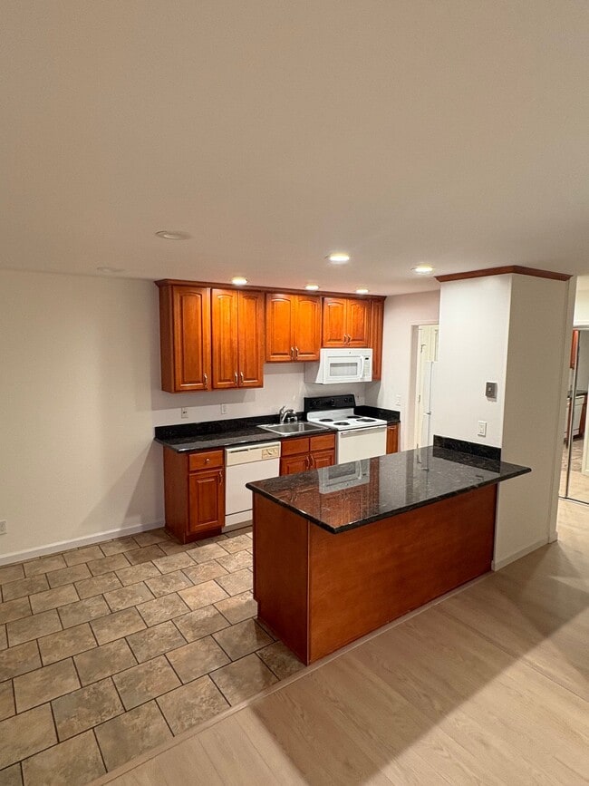 Photo - 3840 Howe St Unidad 106