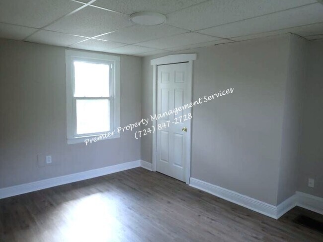 Photo - 1129 Main St