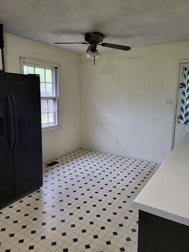 Photo - 6811 Radial Dr