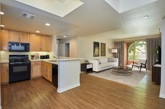 Building Photo - Oasis at Lake Encino