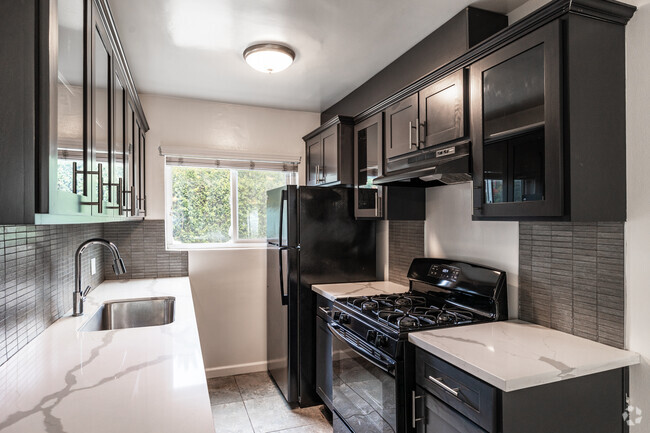 Interior Photo - 2419 S Ridgeley Dr Rental