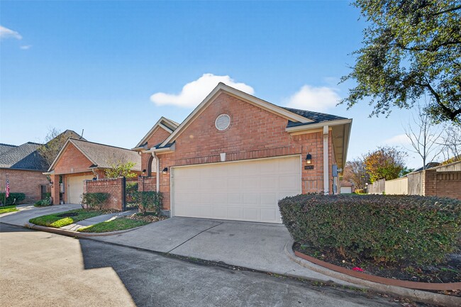 Photo - 8023 Oakwood Hollow St